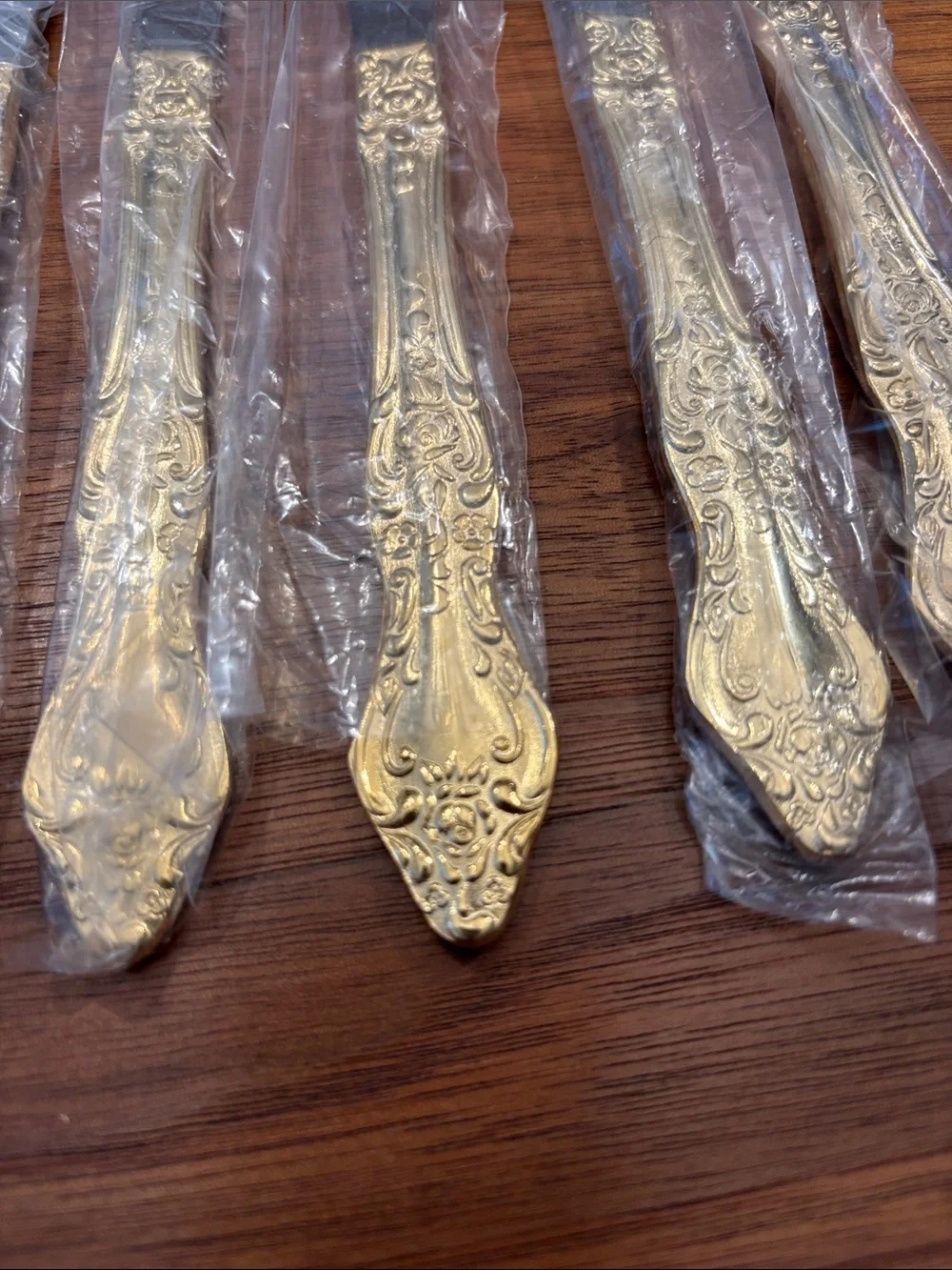 New Barclay Geneve Golden Crown Royale Weighted Flatware Silverware Set of 48